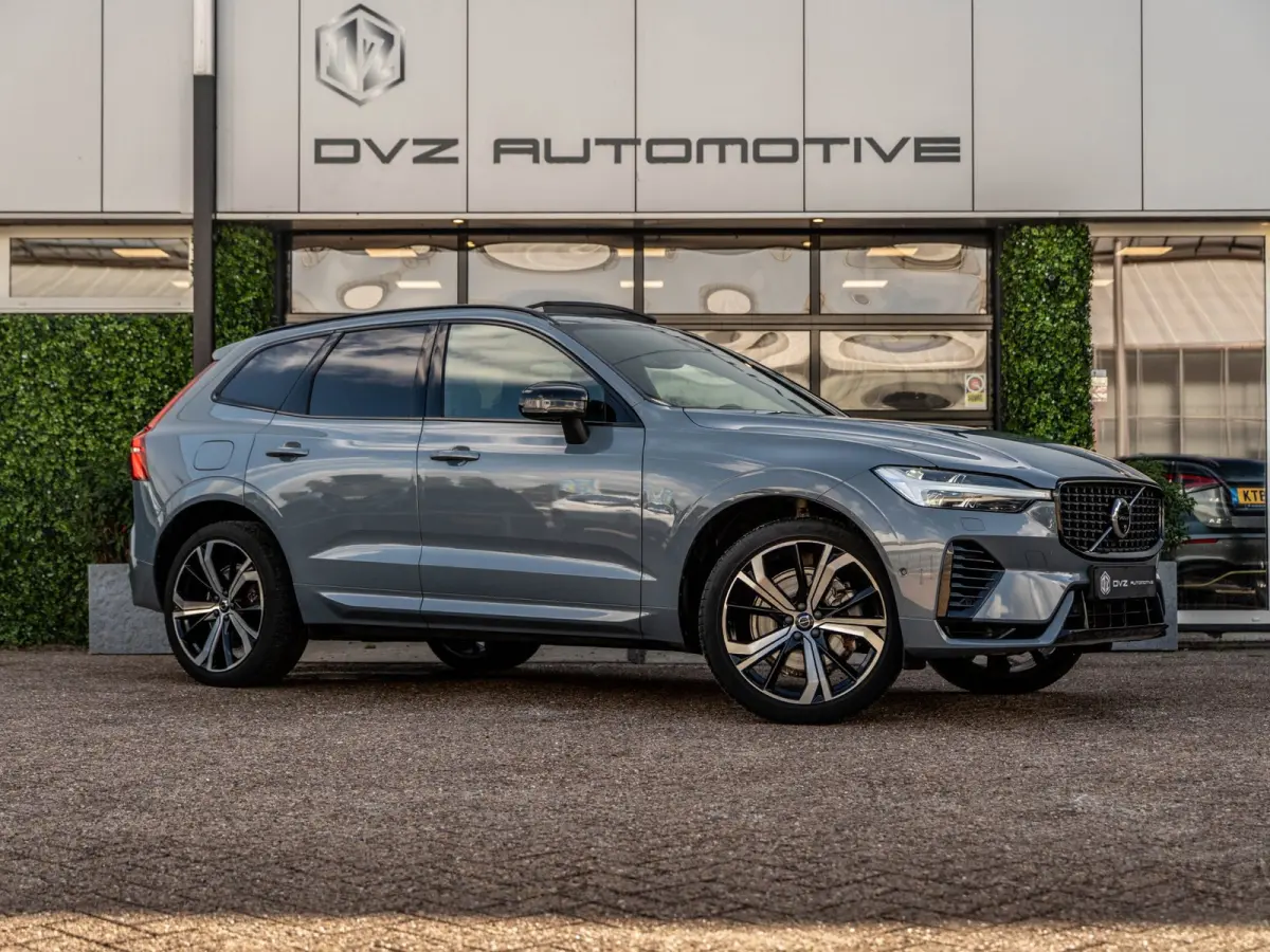 2.0 T8 Plug-in hybrid AWD Plus Black Edition | SOH 100%