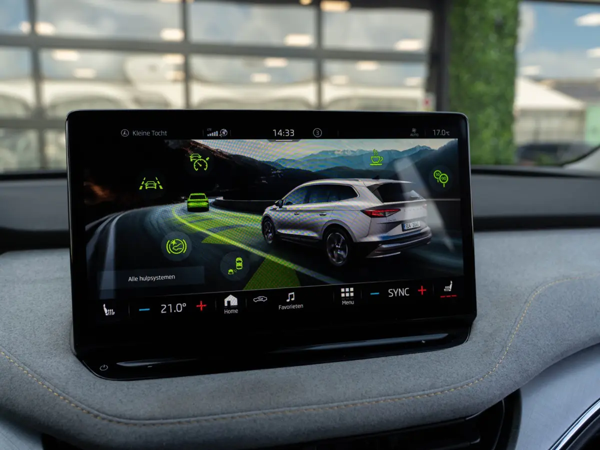 80 Business Edition | SOH 93% | WLTP 497KM | Surround View | Alcantara Pack | ACC