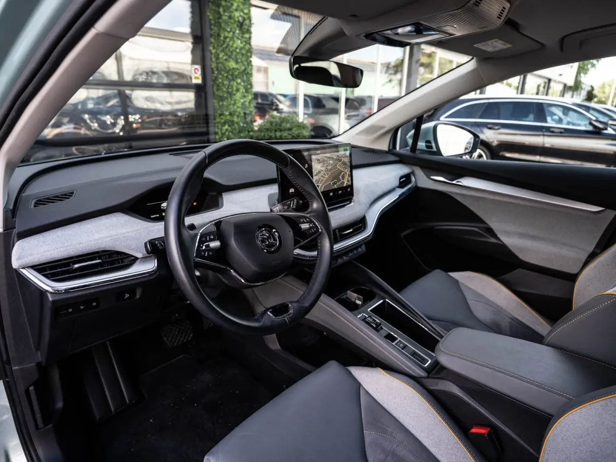 80 Business Edition | SOH 93% | WLTP 497KM | Surround View | Alcantara Pack | ACC