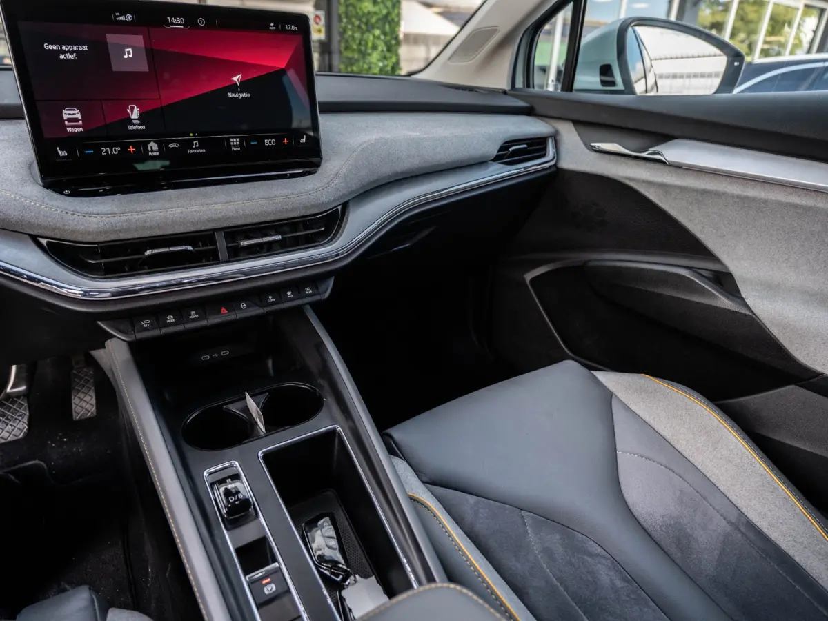 80 Business Edition | SOH 93% | WLTP 497KM | Surround View | Alcantara Pack | ACC