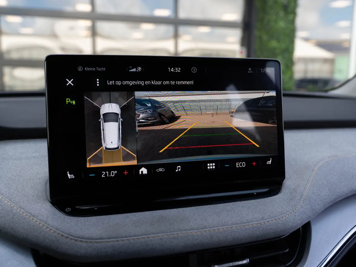 80 Business Edition | SOH 93% | WLTP 497KM | Surround View | Alcantara Pack | ACC