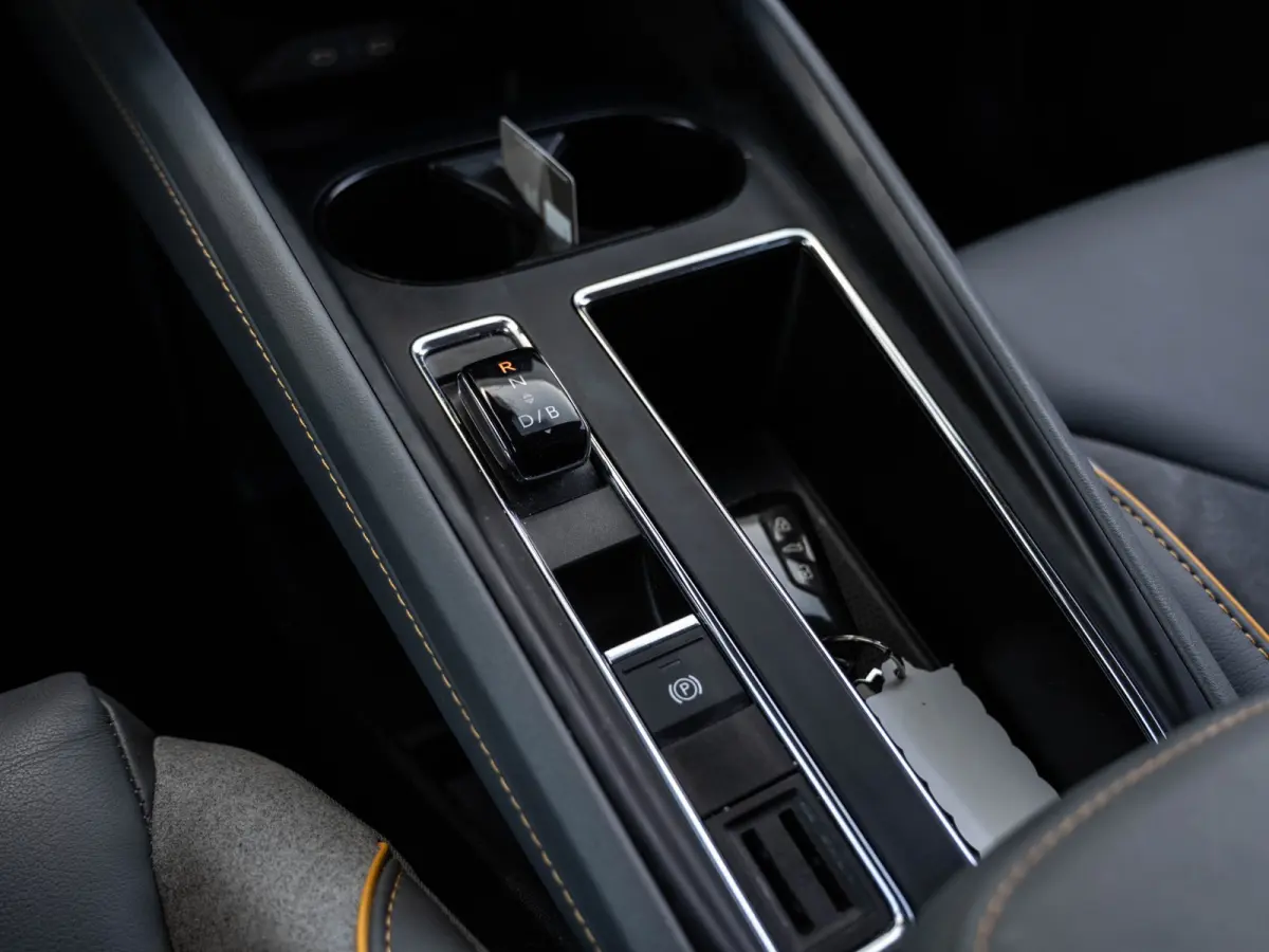 80 Business Edition | SOH 93% | WLTP 497KM | Surround View | Alcantara Pack | ACC