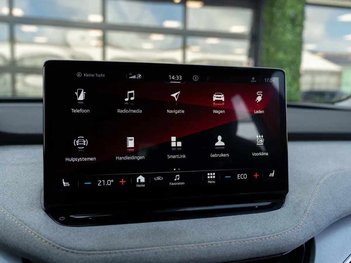 80 Business Edition | SOH 93% | WLTP 497KM | Surround View | Alcantara Pack | ACC
