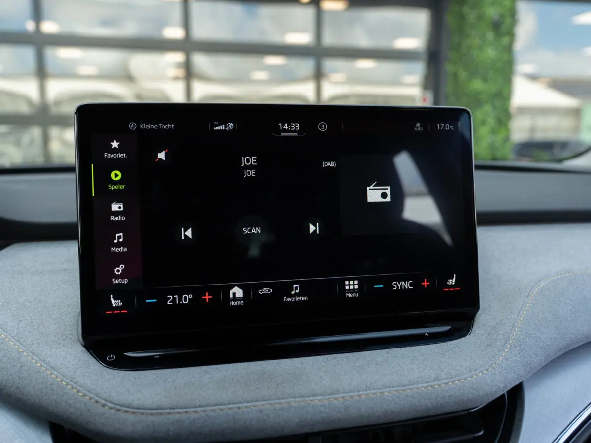 80 Business Edition | SOH 93% | WLTP 497KM | Surround View | Alcantara Pack | ACC