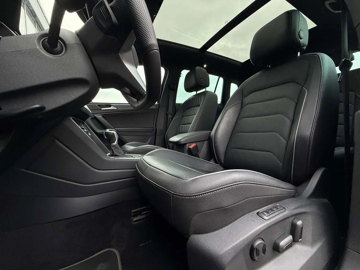 1.4 TSI eHybrid R-Line Business+
