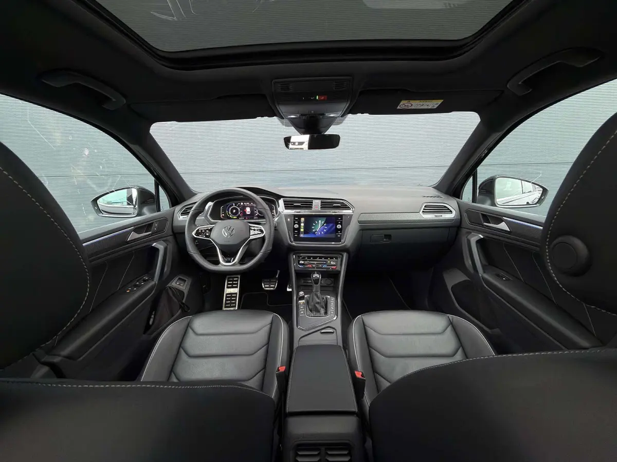 1.4 TSI eHybrid R-Line Business+
