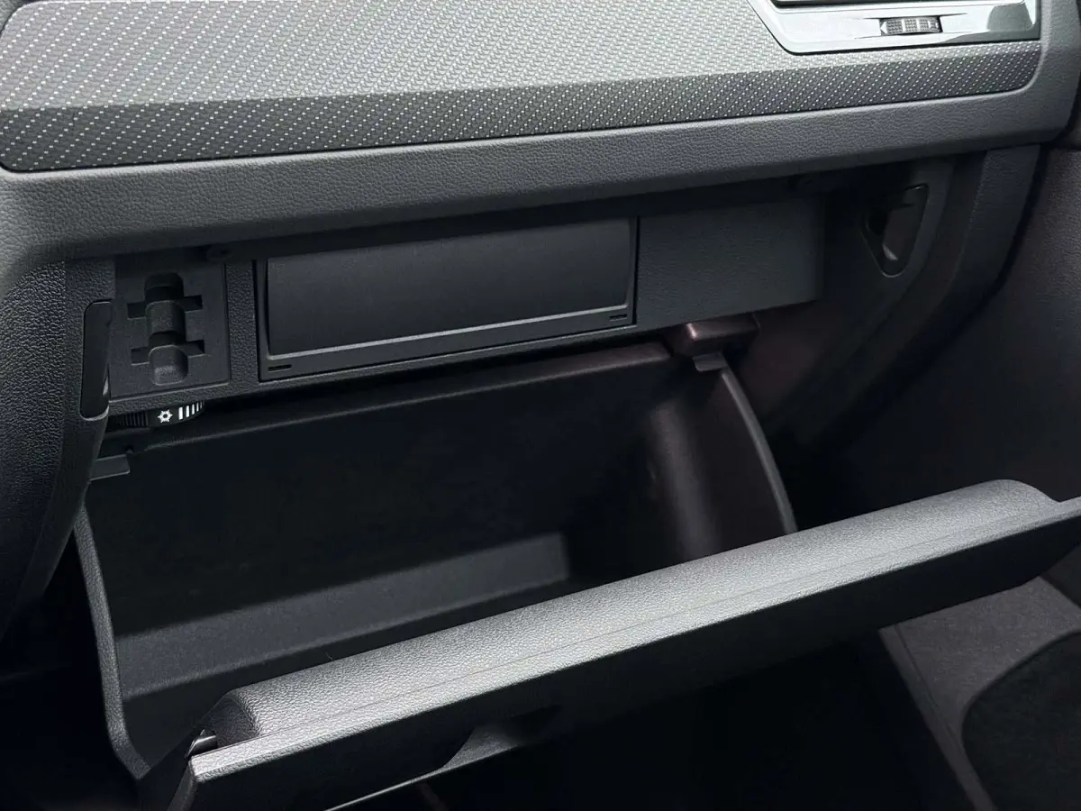 1.4 TSI eHybrid R-Line Business+