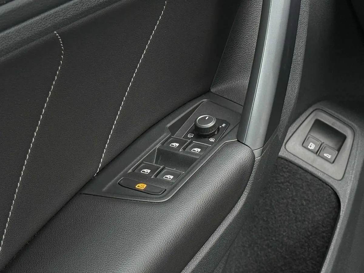 1.4 TSI eHybrid R-Line Business+