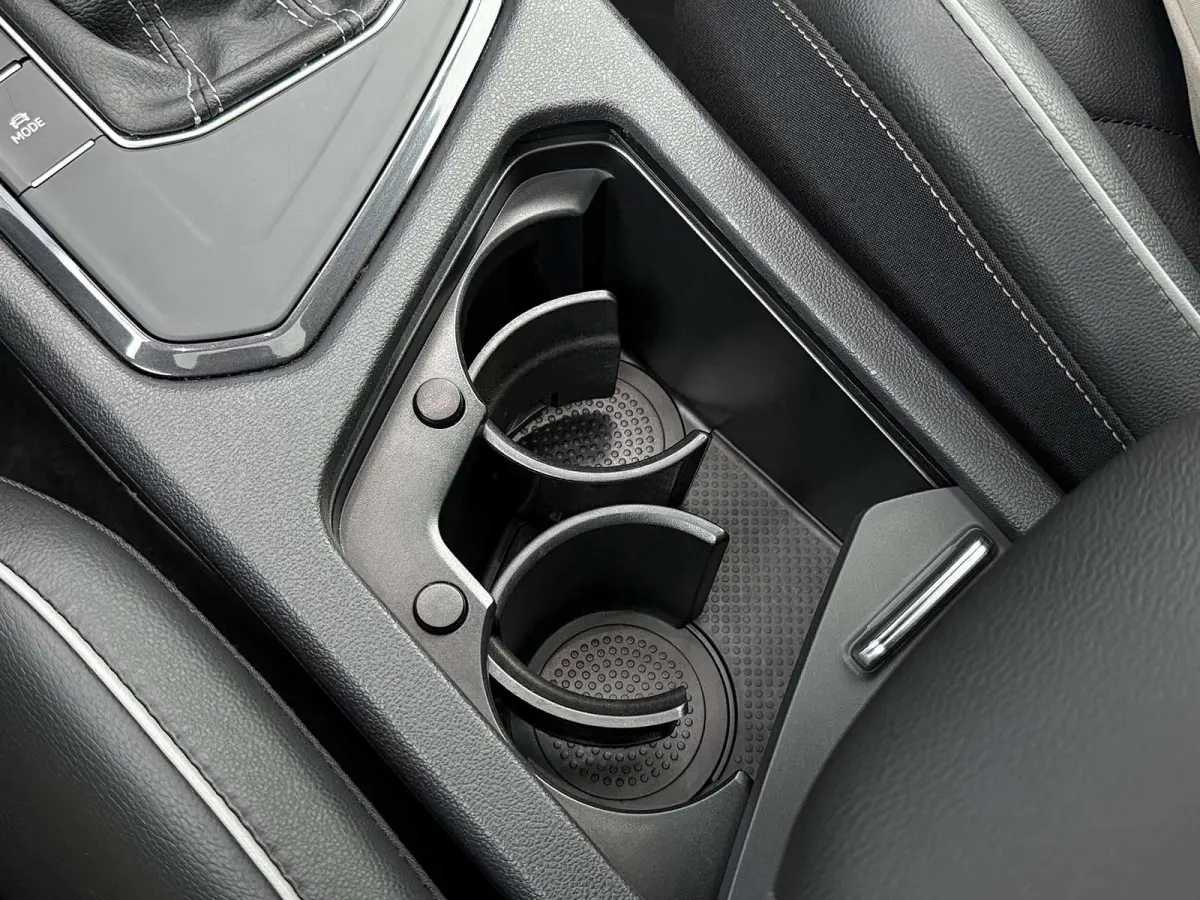 1.4 TSI eHybrid R-Line Business+