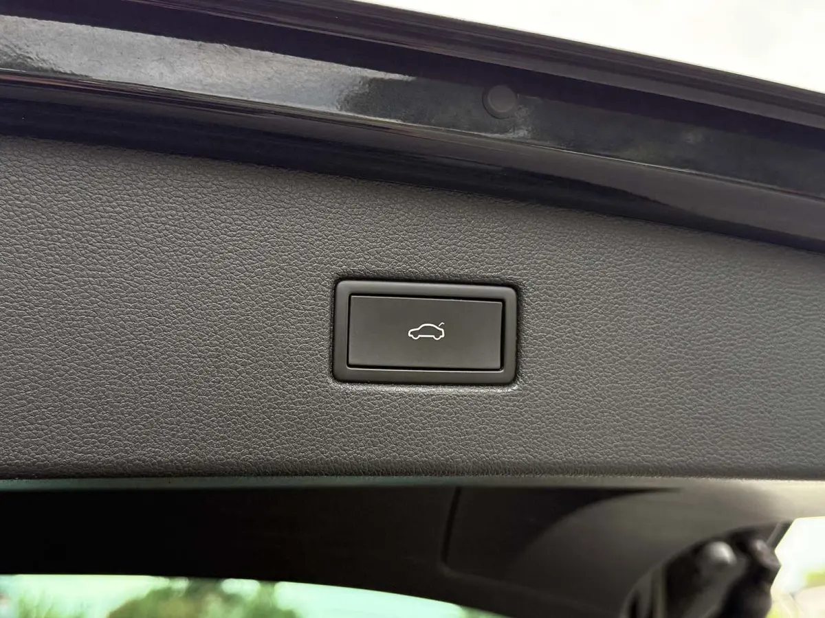1.4 TSI eHybrid R-Line Business+