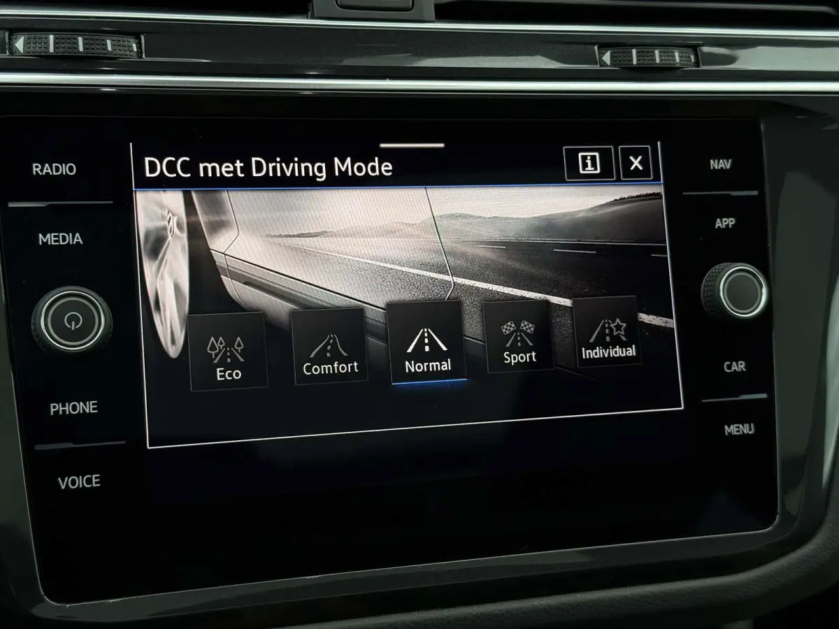 1.4 TSI eHybrid R-Line Business+