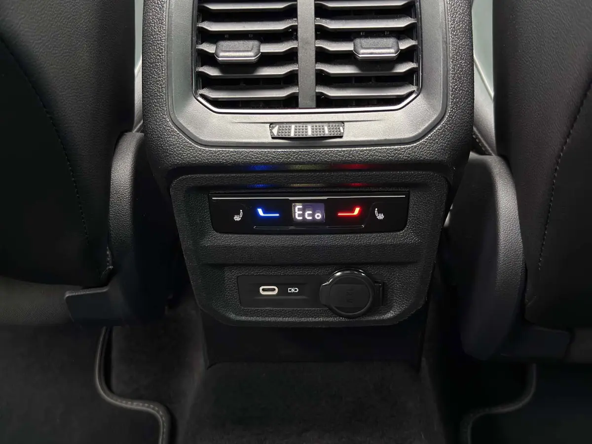 1.4 TSI eHybrid R-Line Business+