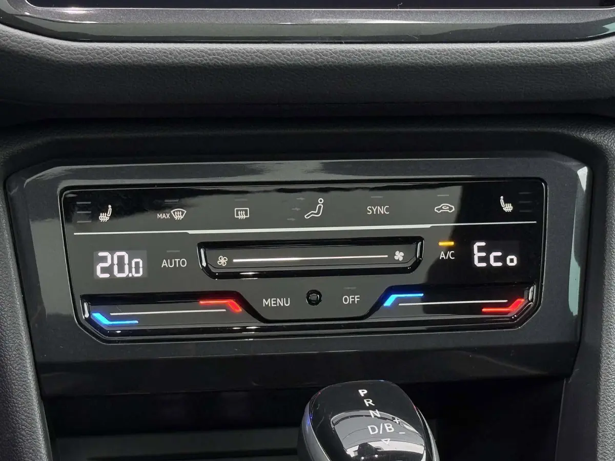 1.4 TSI eHybrid R-Line Business+