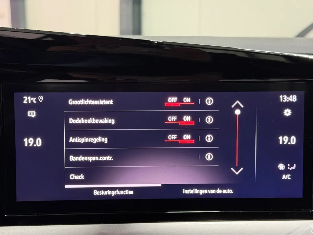 Elegance Automaat 130pk | 360° Camera |Navigatie| LED | Lane Assist | Sportpakket