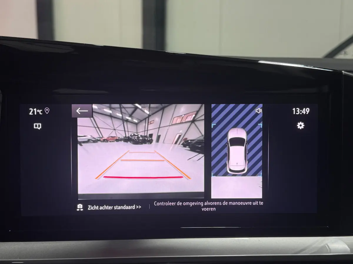 Elegance Automaat 130pk | 360° Camera |Navigatie| LED | Lane Assist | Sportpakket