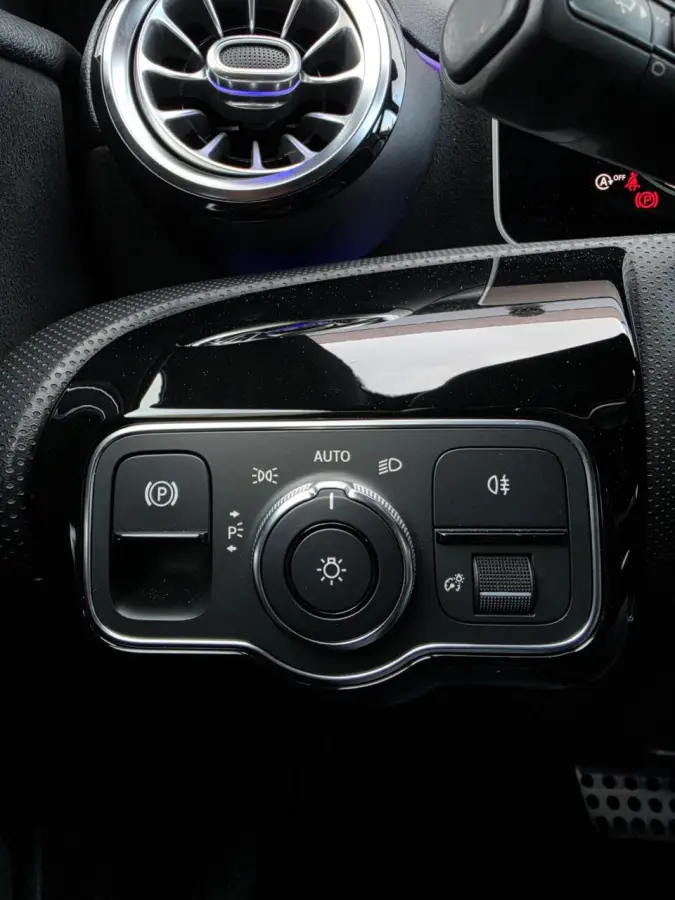 250 AMG Line 225PK/Sfeer/Kuip/Alcantara/Led/Sport/