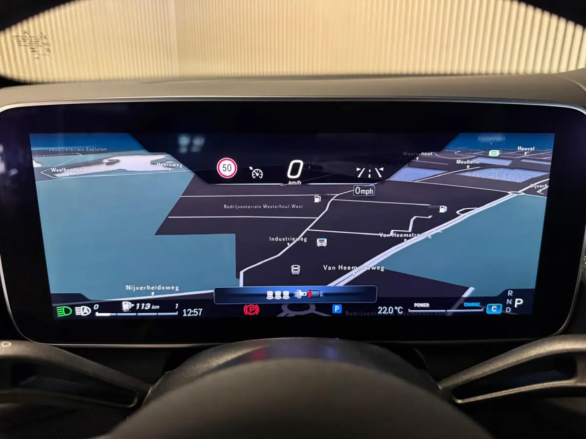 200 4-Matic AMG STYLING-PANORAMADAK-TREKHAAK-CAMERA-APPLE CARPLAY-COMPLEET