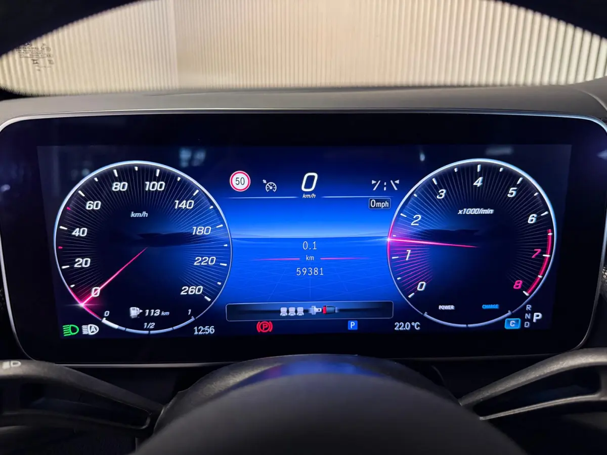 200 4-Matic AMG STYLING-PANORAMADAK-TREKHAAK-CAMERA-APPLE CARPLAY-COMPLEET