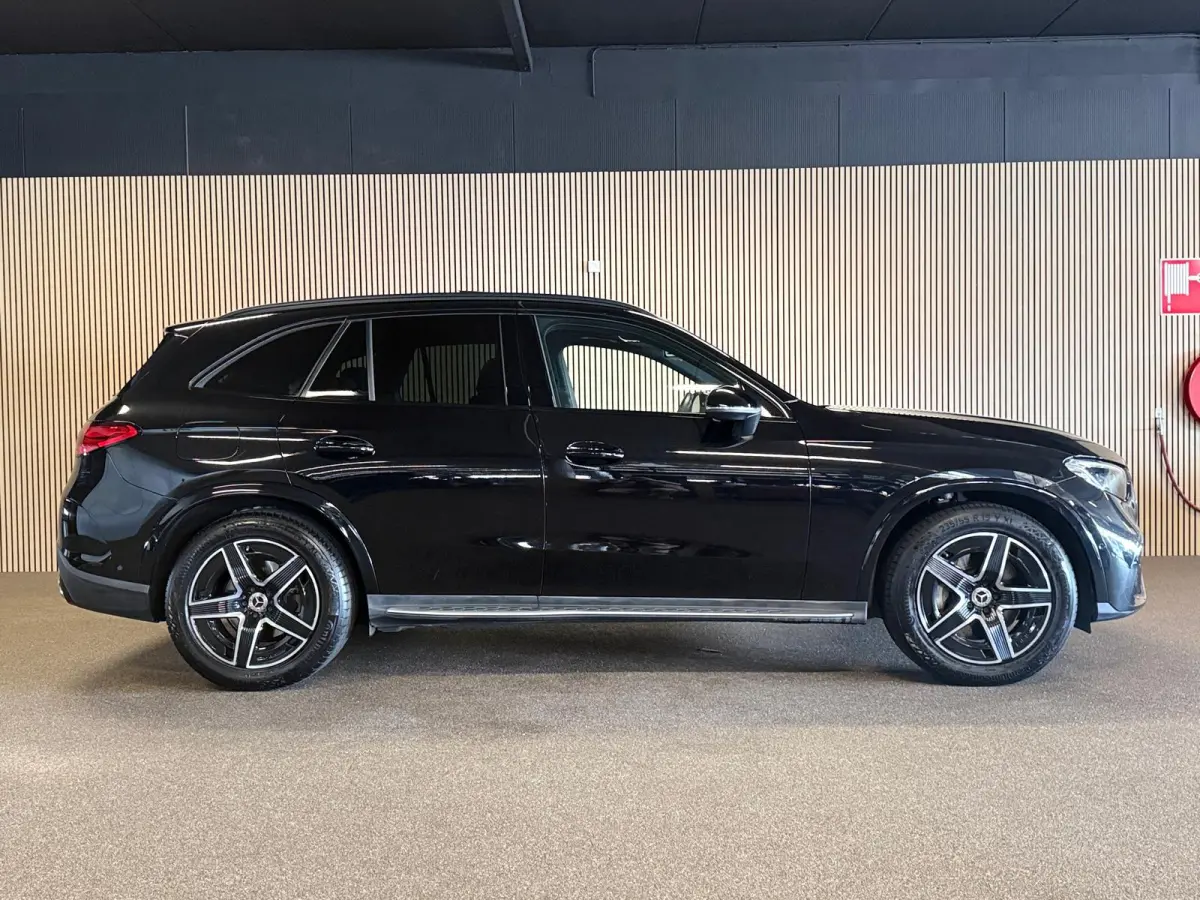 200 4-Matic AMG STYLING-PANORAMADAK-TREKHAAK-CAMERA-APPLE CARPLAY-COMPLEET
