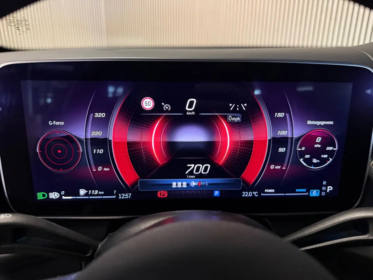 200 4-Matic AMG STYLING-PANORAMADAK-TREKHAAK-CAMERA-APPLE CARPLAY-COMPLEET