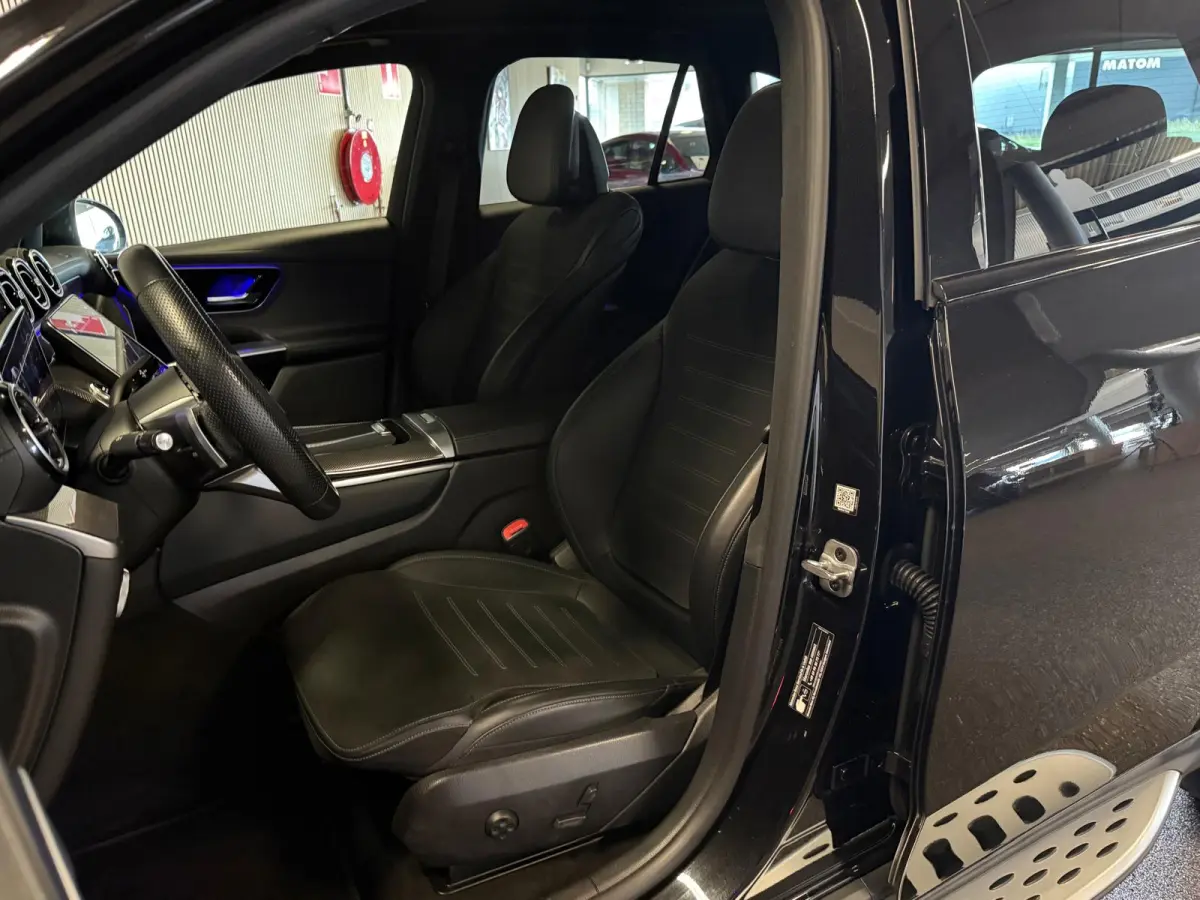 200 4-Matic AMG STYLING-PANORAMADAK-TREKHAAK-CAMERA-APPLE CARPLAY-COMPLEET
