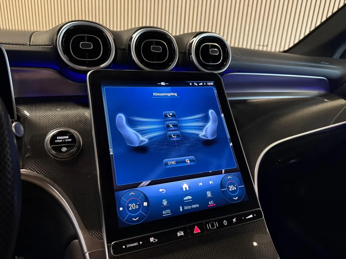 200 4-Matic AMG STYLING-PANORAMADAK-TREKHAAK-CAMERA-APPLE CARPLAY-COMPLEET