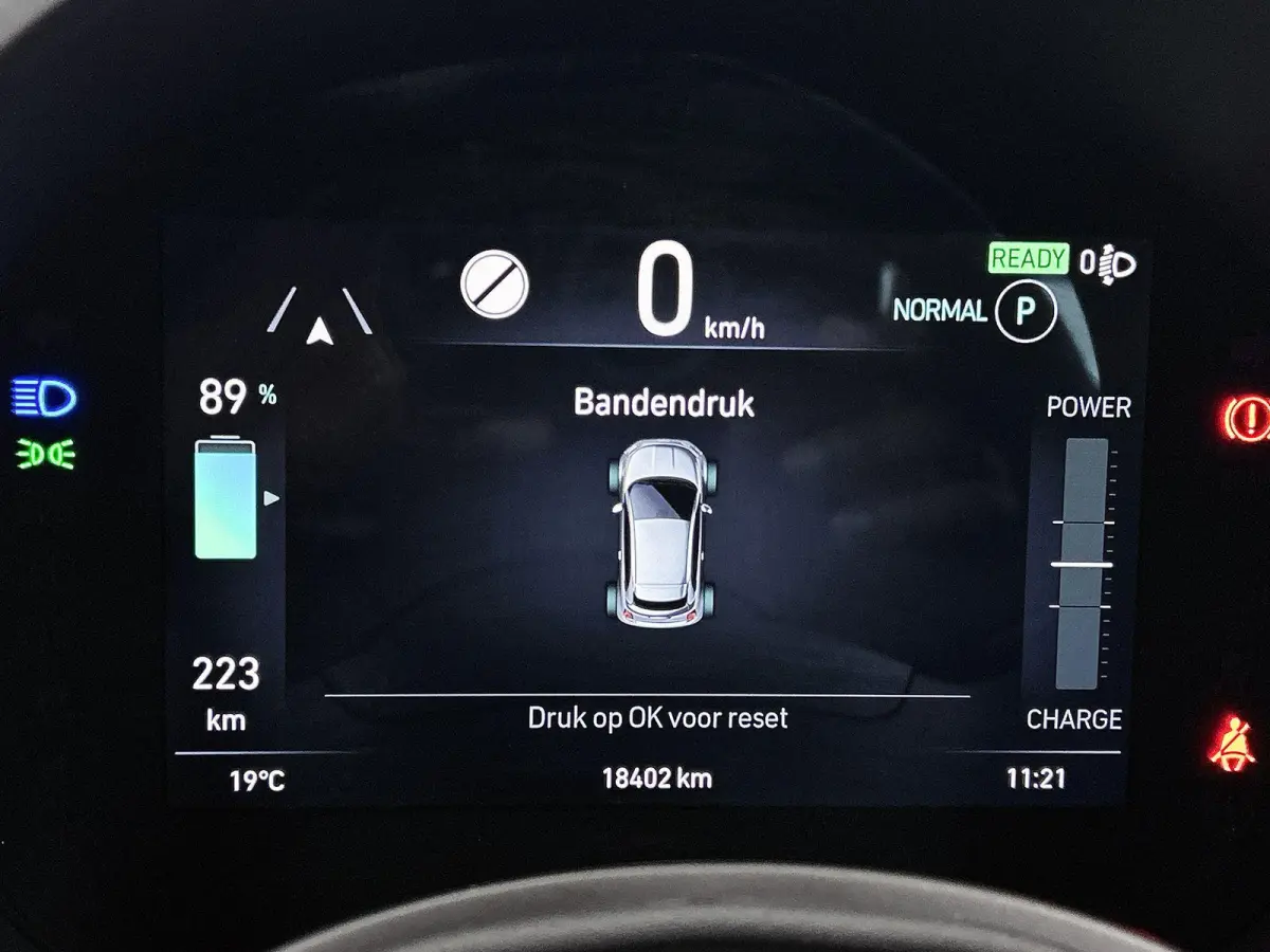 118pk Icon 42 kWh Automaat | Apple Carplay/Android Auto | ACCU 95% | Climate Control | Cruise Control | Camera | Parkeersensoren V+A | 16"LMV | LED |