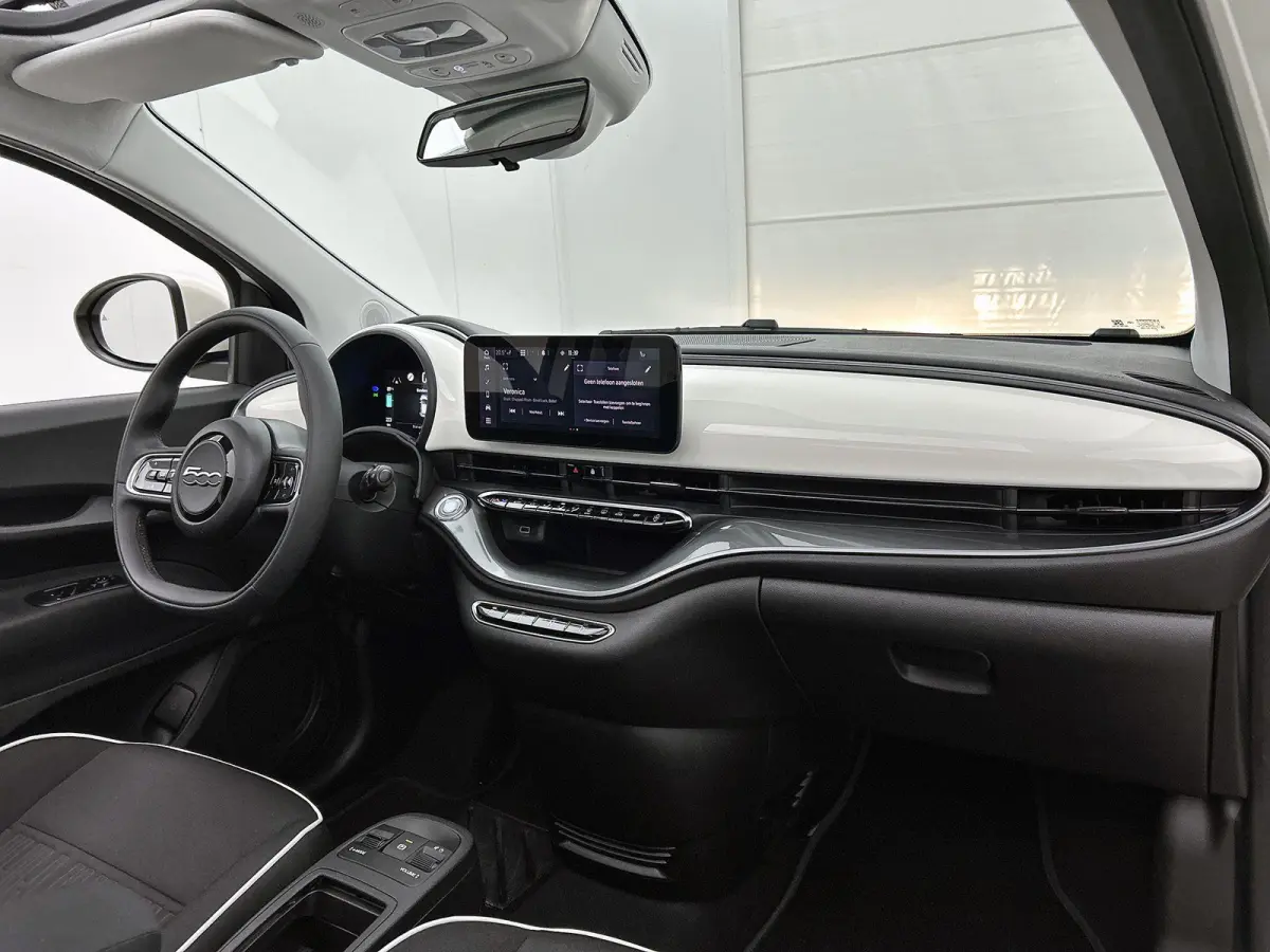 118pk Icon 42 kWh Automaat | Apple Carplay/Android Auto | ACCU 95% | Climate Control | Cruise Control | Camera | Parkeersensoren V+A | 16"LMV | LED |