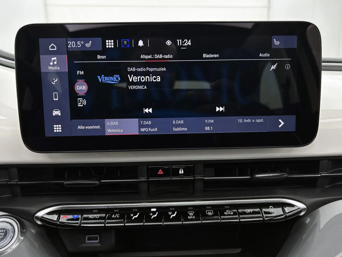 118pk Icon 42 kWh Automaat | Apple Carplay/Android Auto | ACCU 95% | Climate Control | Cruise Control | Camera | Parkeersensoren V+A | 16"LMV | LED |