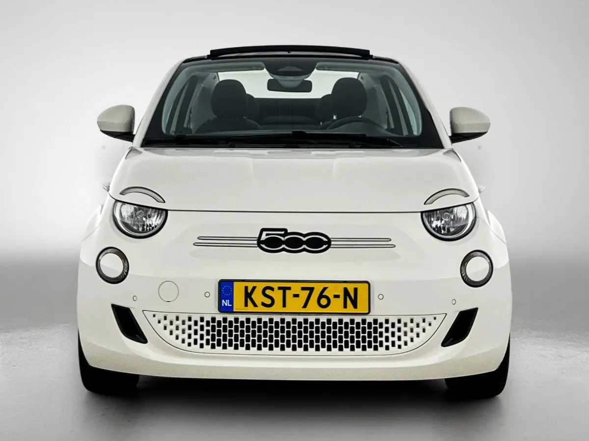 118pk Icon 42 kWh Automaat | Apple Carplay/Android Auto | ACCU 95% | Climate Control | Cruise Control | Camera | Parkeersensoren V+A | 16"LMV | LED |