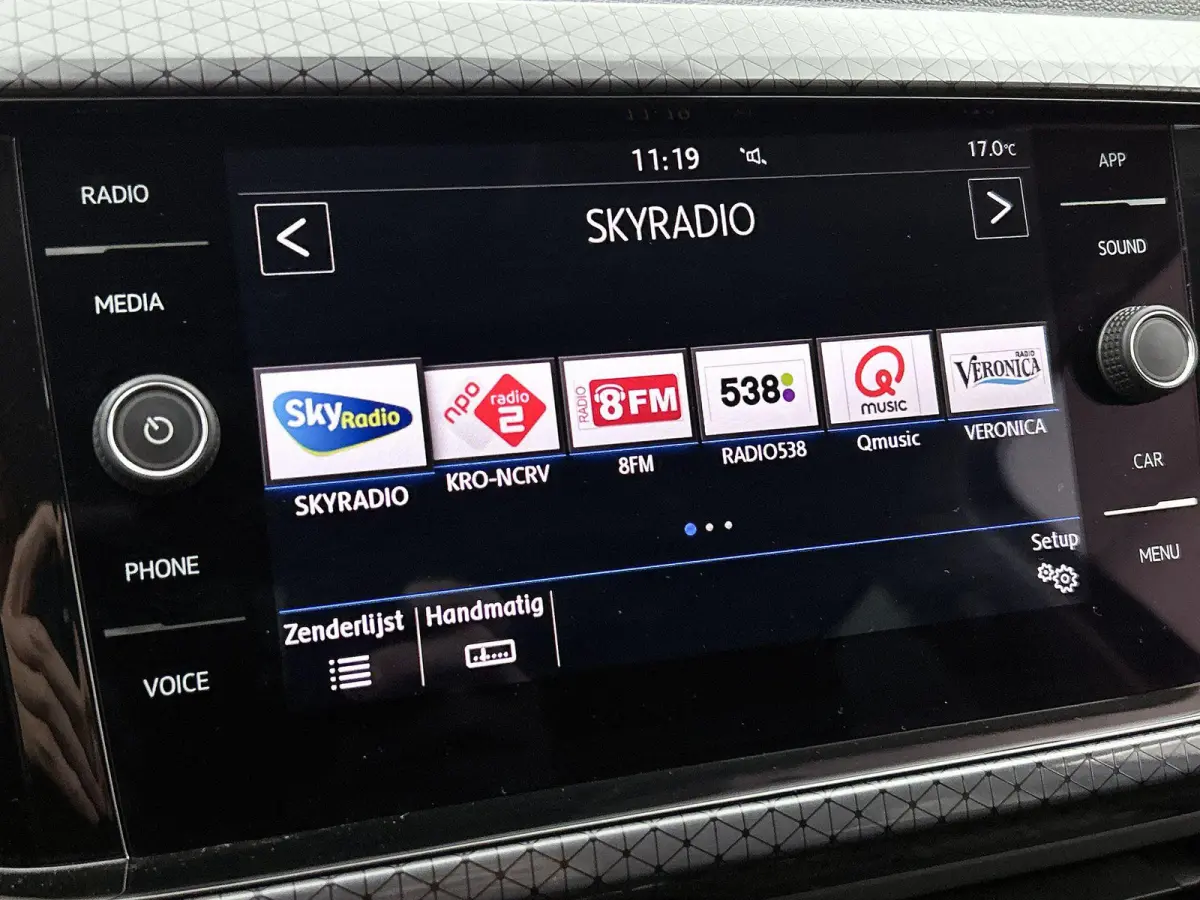 1.0 116pk Style Automaat | Apple Carplay/Android Auto | Climate Control | Extra Getint Glas | Camera | Cruise Control | 17"LMV |