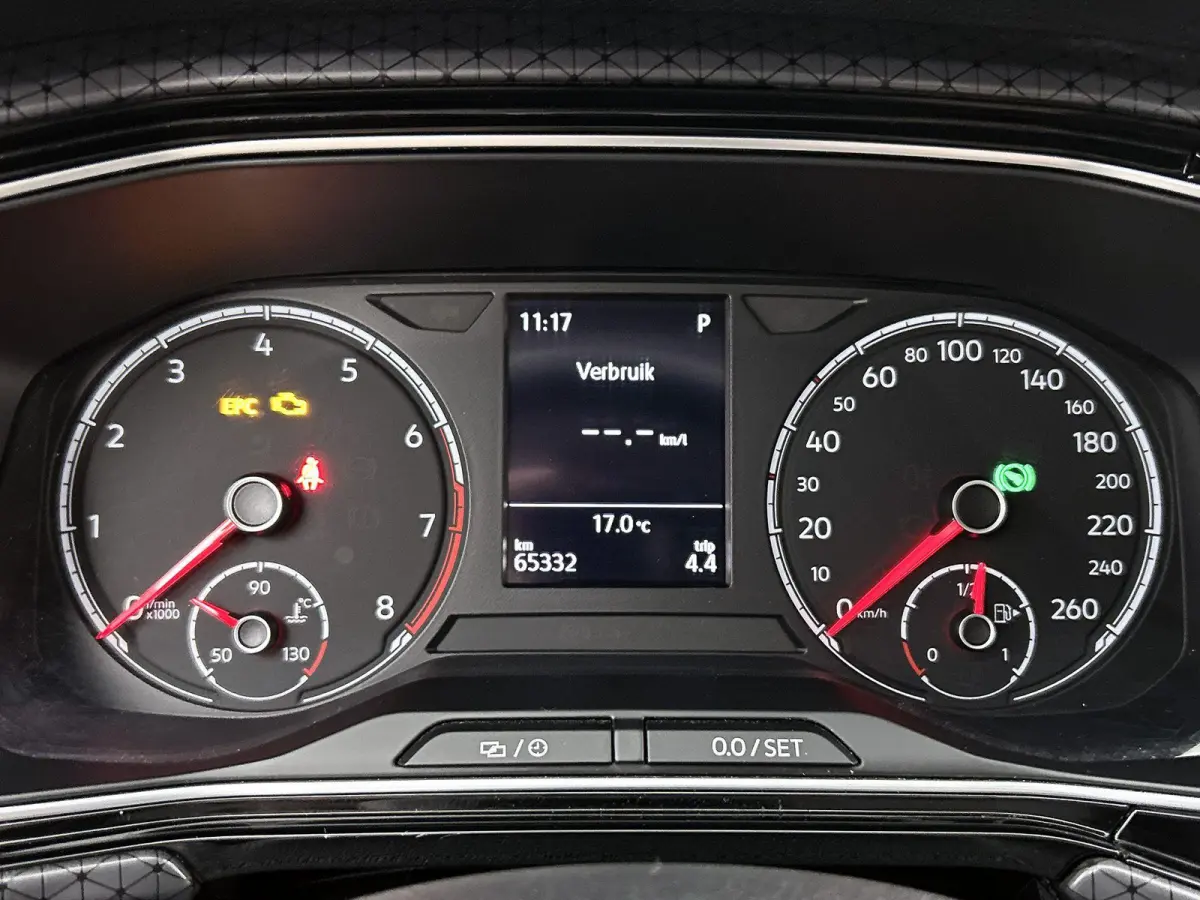 1.0 116pk Style Automaat | Apple Carplay/Android Auto | Climate Control | Extra Getint Glas | Camera | Cruise Control | 17"LMV |