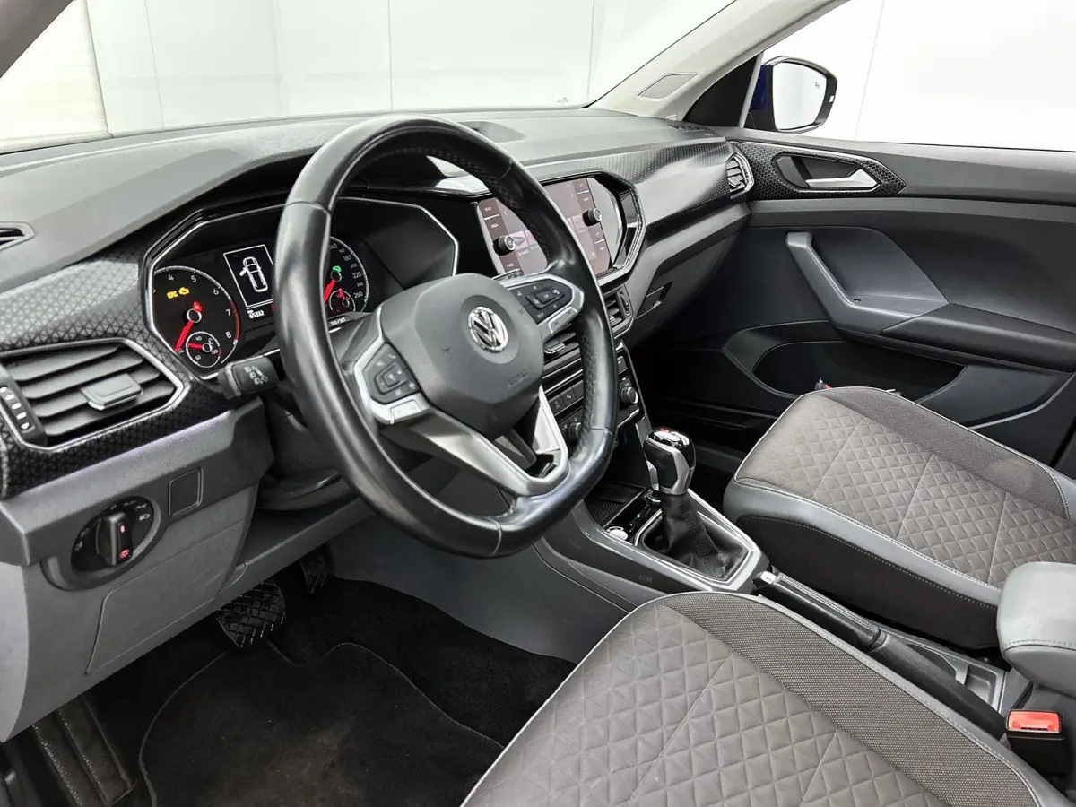 1.0 116pk Style Automaat | Apple Carplay/Android Auto | Climate Control | Extra Getint Glas | Camera | Cruise Control | 17"LMV |