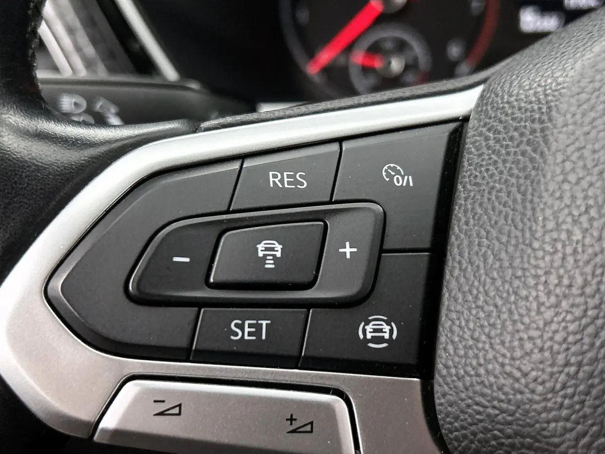 1.0 116pk Style Automaat | Apple Carplay/Android Auto | Climate Control | Extra Getint Glas | Camera | Cruise Control | 17"LMV |