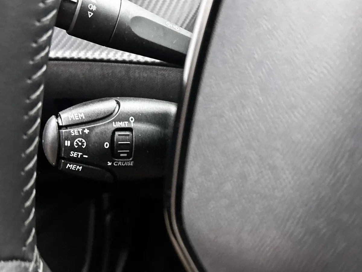 1.2 100pk Style | Navigatie | Airco | Cruise Control | Parkeersensoren | Apple Carplay/Android Auto |
