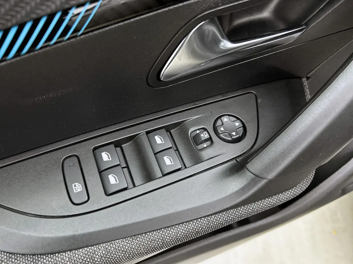 1.2 100pk Style | Navigatie | Airco | Cruise Control | Parkeersensoren | Apple Carplay/Android Auto |