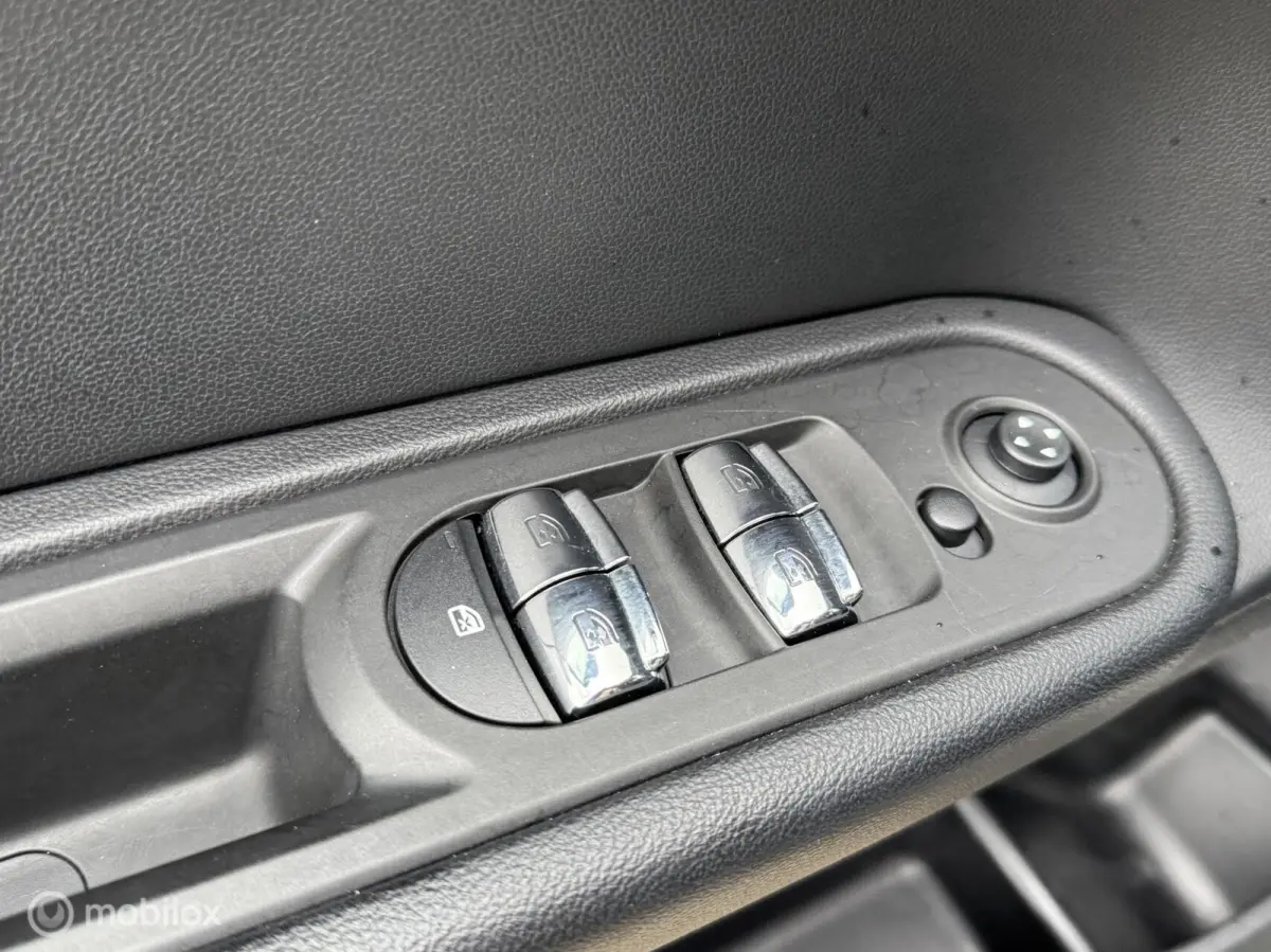 1.5 One Chili AUTOMAAT | CARPLAY | PDC