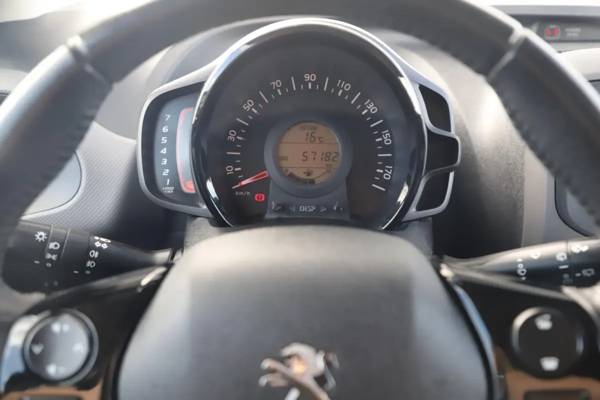 1.0 e-VTi Active Airco Radio Bluetooth Donkere Ramen Elektrische Ramen