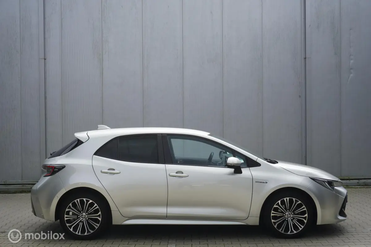 1.8 Hybrid Dynamic 23.535 KM