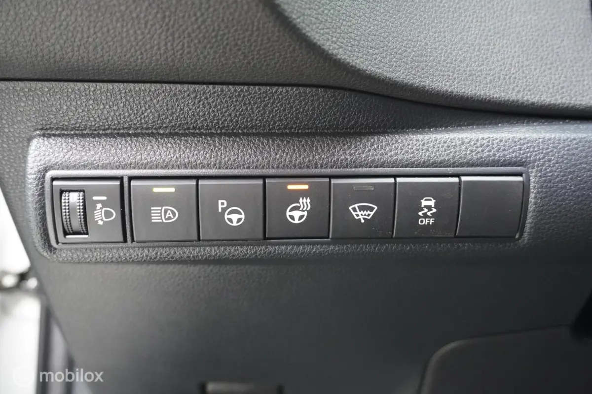1.8 Hybrid Dynamic 23.535 KM