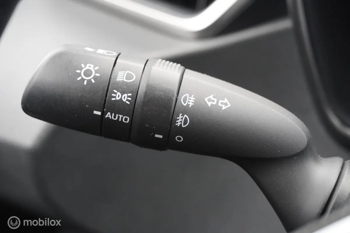 1.8 Hybrid Dynamic 23.535 KM