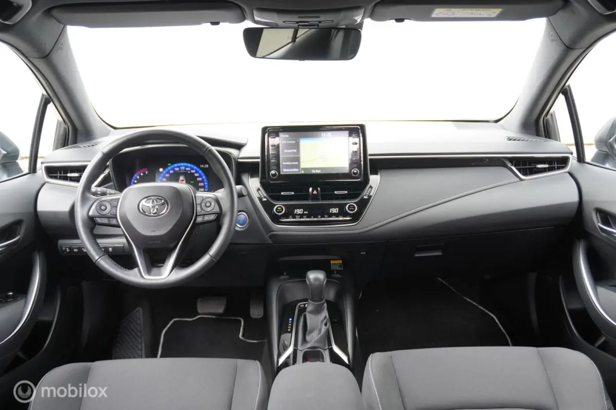 1.8 Hybrid Dynamic 23.535 KM
