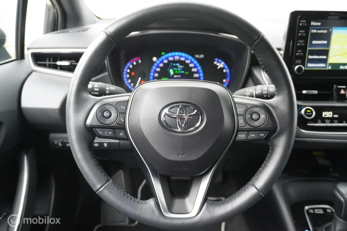 1.8 Hybrid Dynamic 23.535 KM