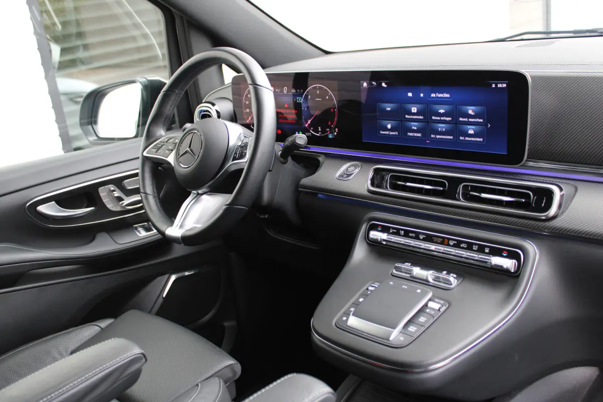 300d / XXL / AMG / DC / 4-Matic / Luchtvering / Elec Stoel / Burmester / NIEUWSTAAT