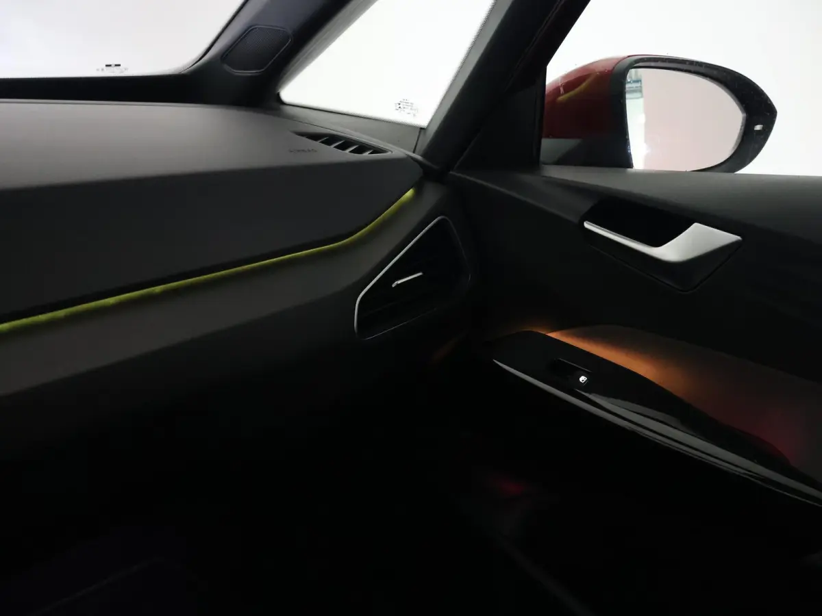 PRO 58 KWH + SFEERVERLICHTING | HEAD-UP | ADAPTIVE CRUISE | 18 INCH | STOELVERW. | CARPLAY