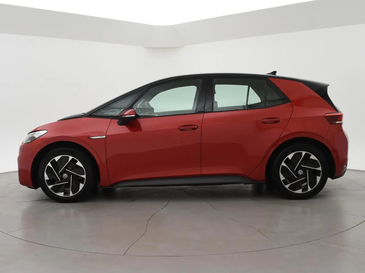 PRO 58 KWH + SFEERVERLICHTING | HEAD-UP | ADAPTIVE CRUISE | 18 INCH | STOELVERW. | CARPLAY