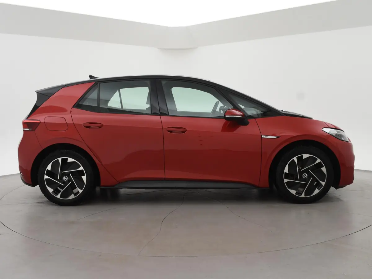 PRO 58 KWH + SFEERVERLICHTING | HEAD-UP | ADAPTIVE CRUISE | 18 INCH | STOELVERW. | CARPLAY