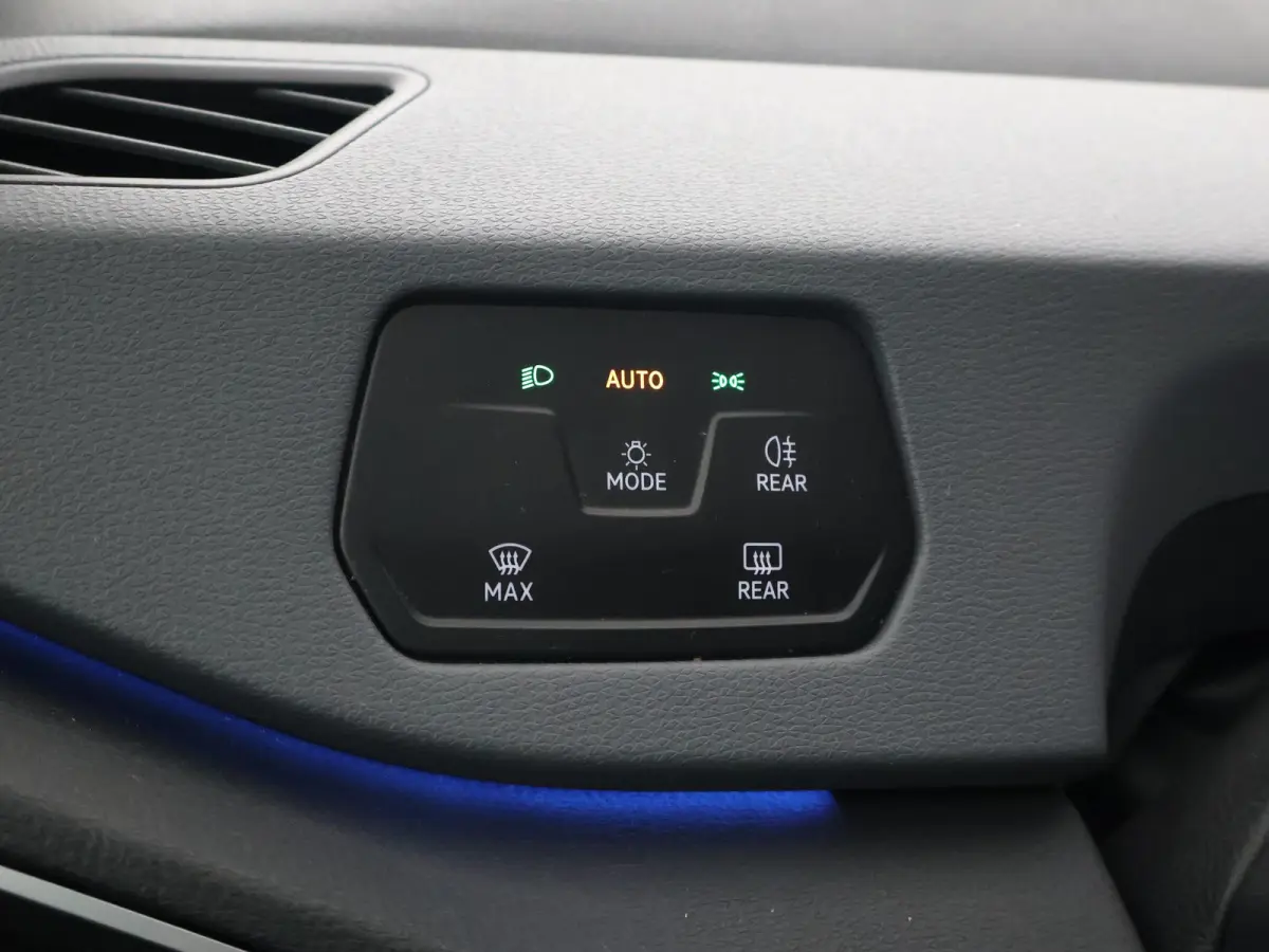 PRO 58 KWH + SFEERVERLICHTING | HEAD-UP | ADAPTIVE CRUISE | 18 INCH | STOELVERW. | CARPLAY