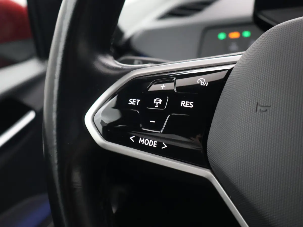 PRO 58 KWH + SFEERVERLICHTING | HEAD-UP | ADAPTIVE CRUISE | 18 INCH | STOELVERW. | CARPLAY