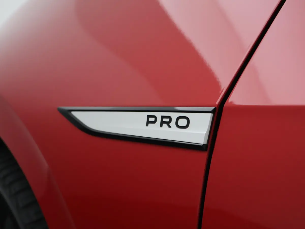PRO 58 KWH + SFEERVERLICHTING | HEAD-UP | ADAPTIVE CRUISE | 18 INCH | STOELVERW. | CARPLAY